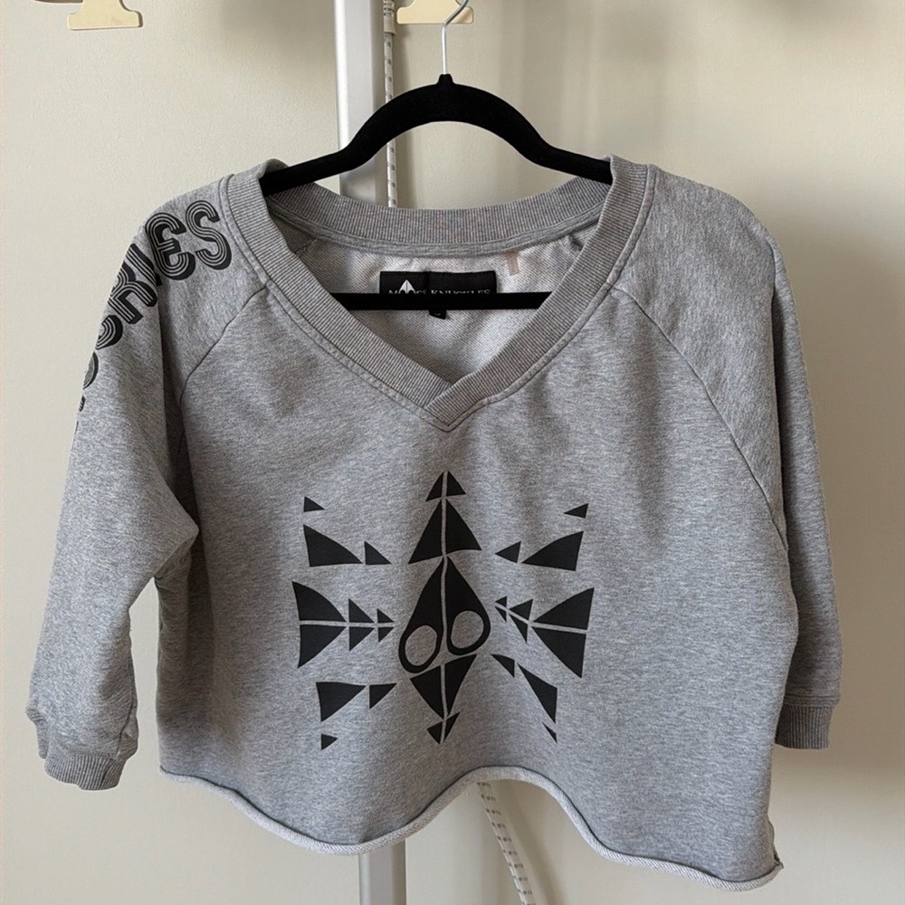 Moose Knuckles logo boxy grey cropped v neck sweatshirt, size S
